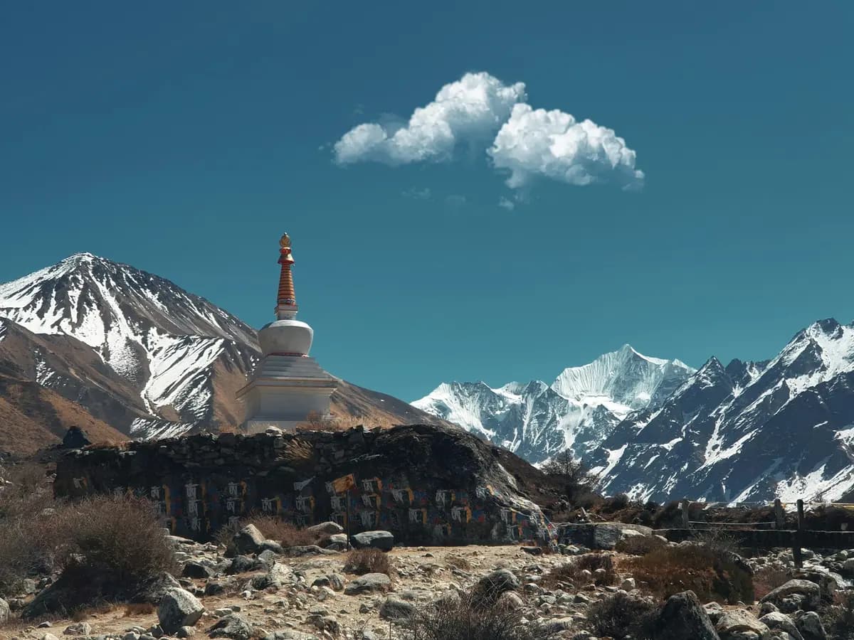 langtang temple